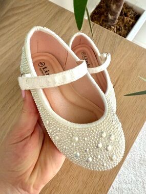 Girls White Pearl-Embellished Mary Jane Shoes
